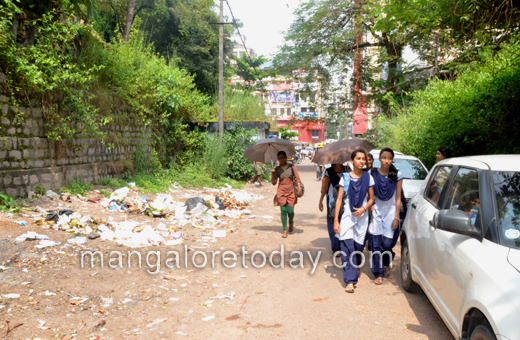 Garbage infront of BJP Office Mangalore
